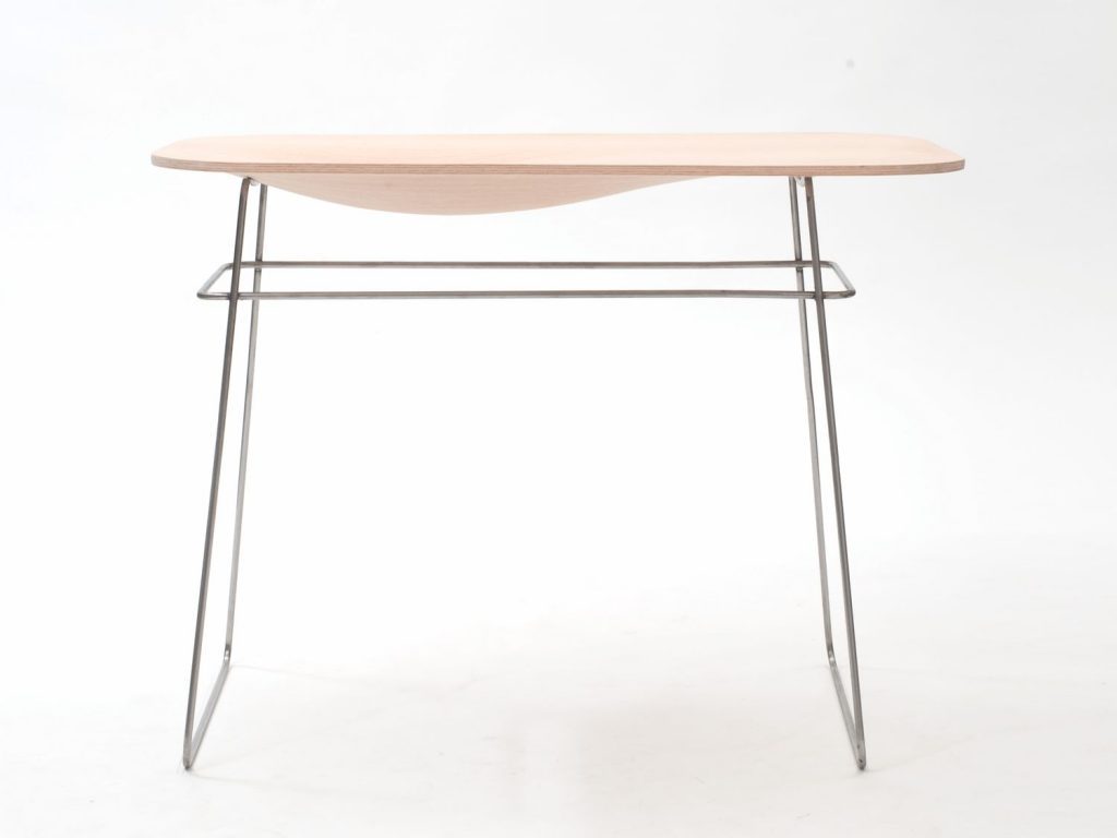 table with concave formed tabletop